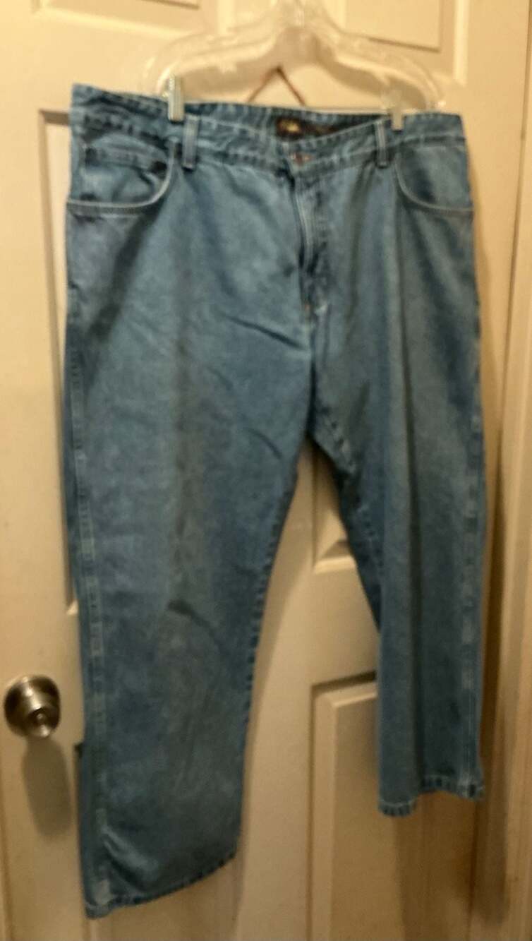 Cabela's Men's Relaxed Fit Blue Denim Jeans Size 42x30